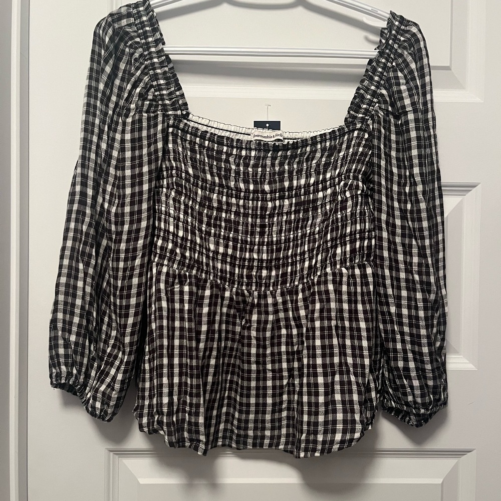 NWT ABERCROMBIE & FITCH 3/4 Sleeve Smocked shirt